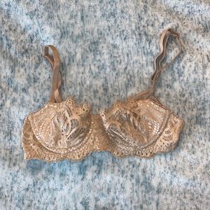 Victoria’s Secret Push Up Without Padding Bra